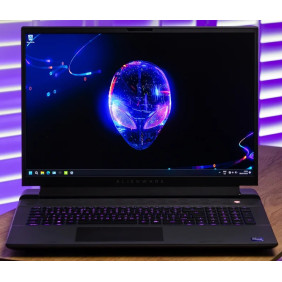 Dell Alienware m18 R2 Gaming Laptop